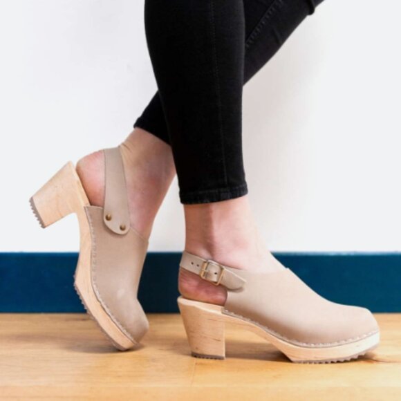 NWOT Lotta from Stockholm Slingback Clogs in Oatmeal Oiled Nubuck Size 9 - Picture 1 of 11